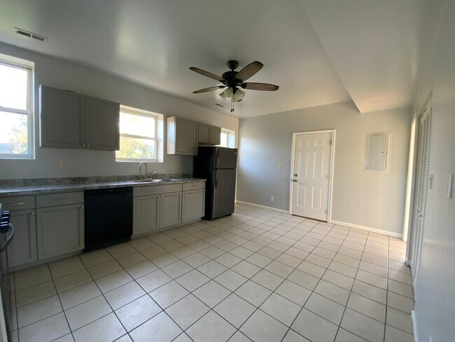 Building Photo - 6508 S Morgan St