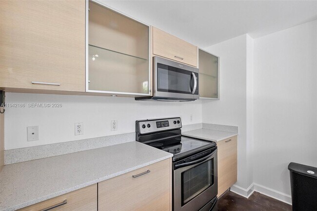 Building Photo - 350 NE 24th St