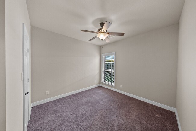 Building Photo - 3 Bedroom House in Ascension
