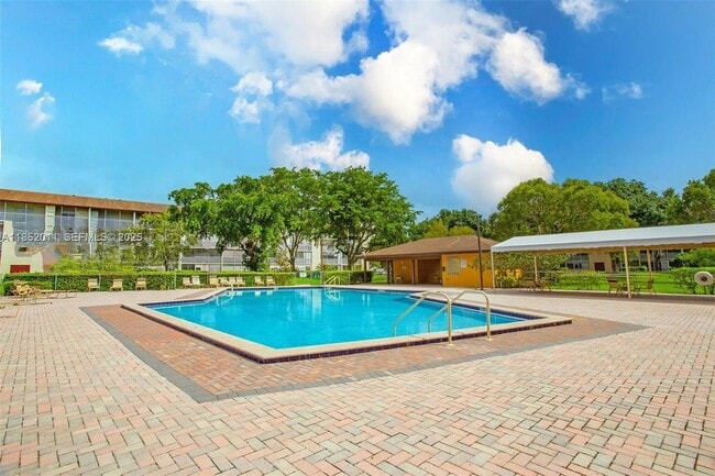 Building Photo - 13250 SW 7th Ct