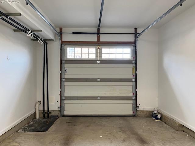 Building Photo - 50 Sintsink Dr E