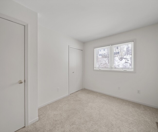 Building Photo - 905 Wildt St