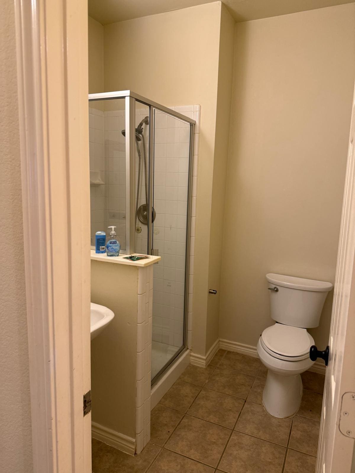 Building Photo - Room in House on Levant Ln
