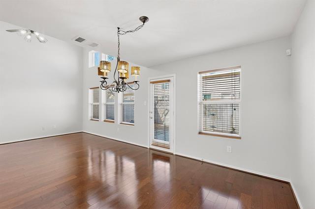 Building Photo - 10276 Darkwood Dr