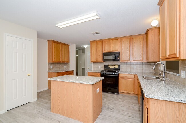 Building Photo - 5910 Llano Creek Dr