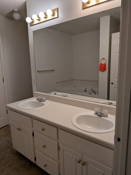 Bathroom #1 - 574 Rough Leaf Ln