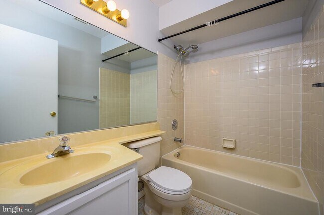 Building Photo - 115 Cascade Ct