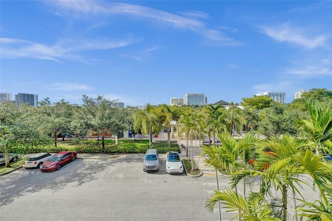 Building Photo - 2775 NE 187th St