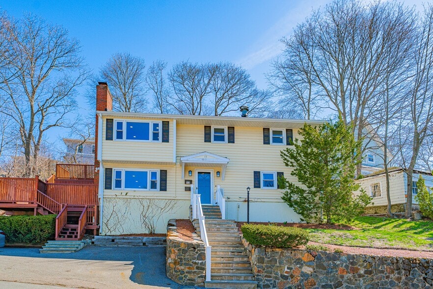 Building Photo - 13 Buena Vista St