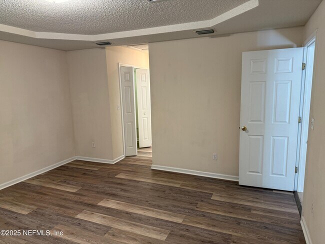Building Photo - 1143 Summer Springs Drive