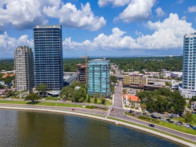 Building Photo - 2900 W Bay to Bay Blvd