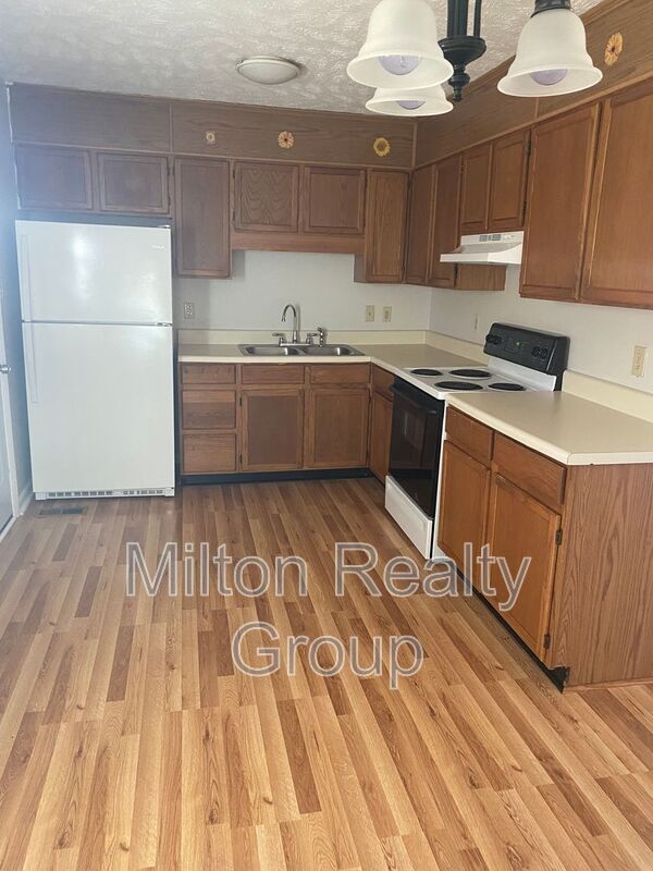 Building Photo - 54 Rolling Springs Dr