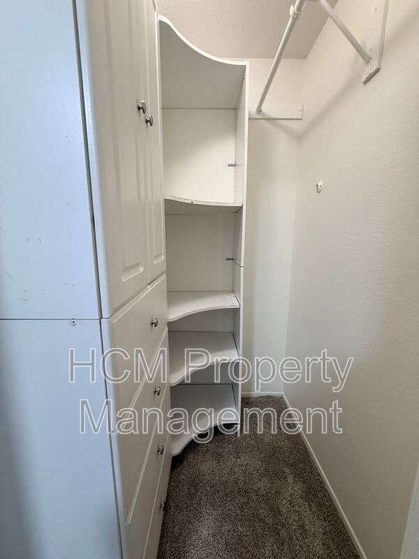 Building Photo - 651 N Jensen Pl