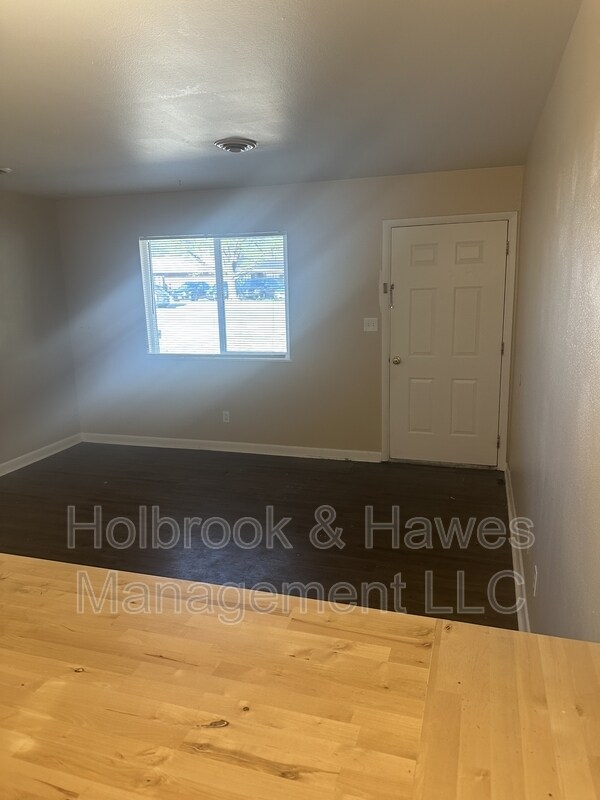 Building Photo - 540 Irish Dr