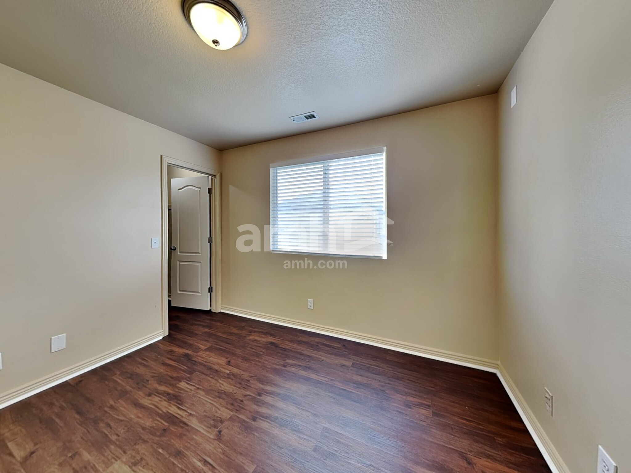 Building Photo - 1674 Dean Ave