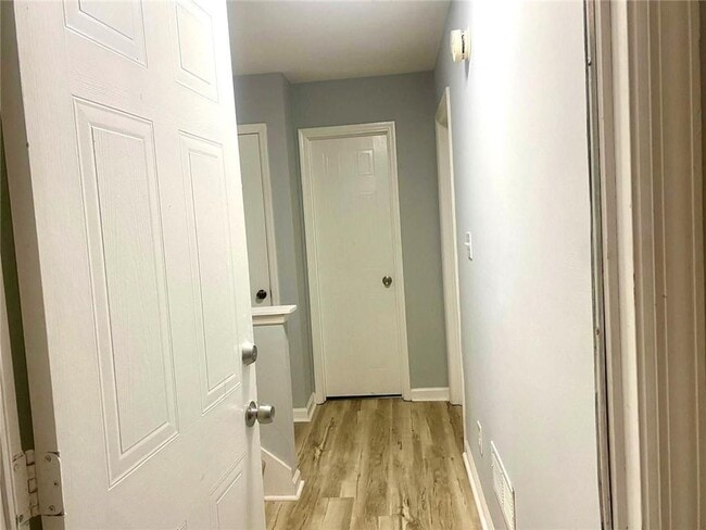 Building Photo - 8055 S Bay Ct
