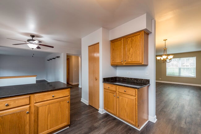 Building Photo - 686 Chippewa Cir