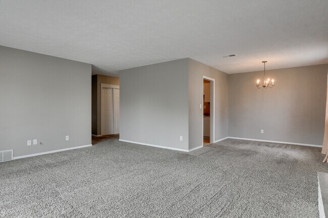 Building Photo - 500 S 37th St