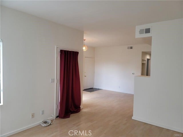 Building Photo - 360 S Los Robles Ave