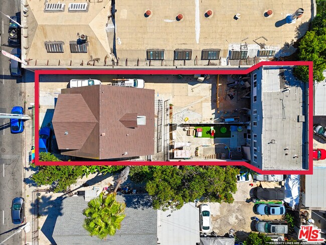 Building Photo - 522 W Vernon Ave