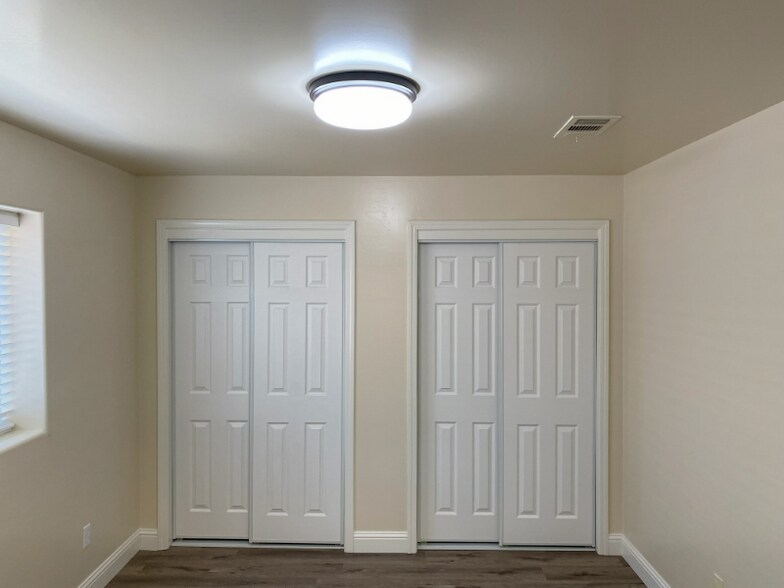 Building Photo - 725 Greenwood Meadow Ln