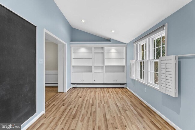 Building Photo - 9102 Volunteer Dr