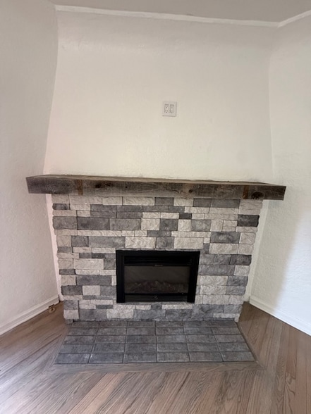 Building Photo - 917 W Magnolia St