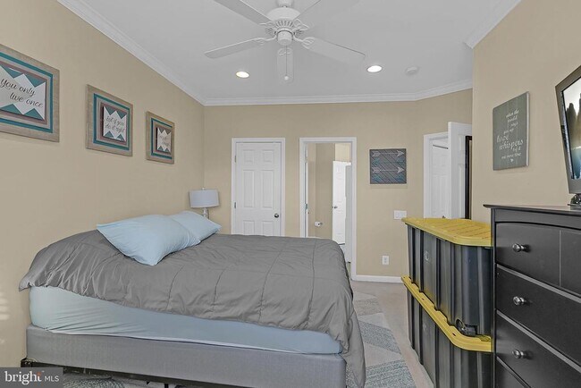 Building Photo - 21855 Locomotive Terrace