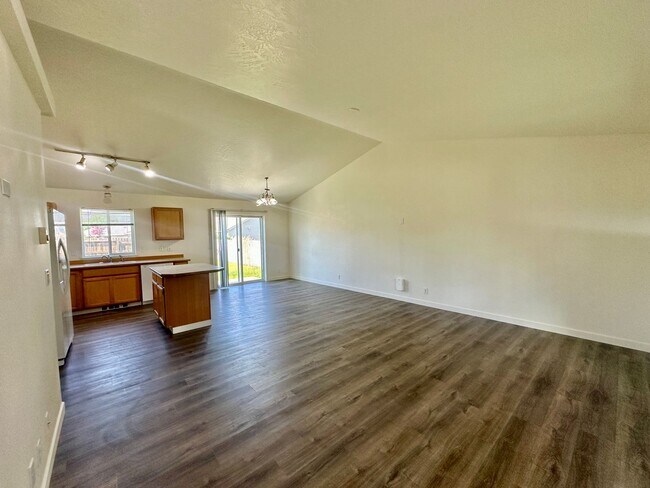 Building Photo - 3 bedroom ranch style home- Newly Renovated!!