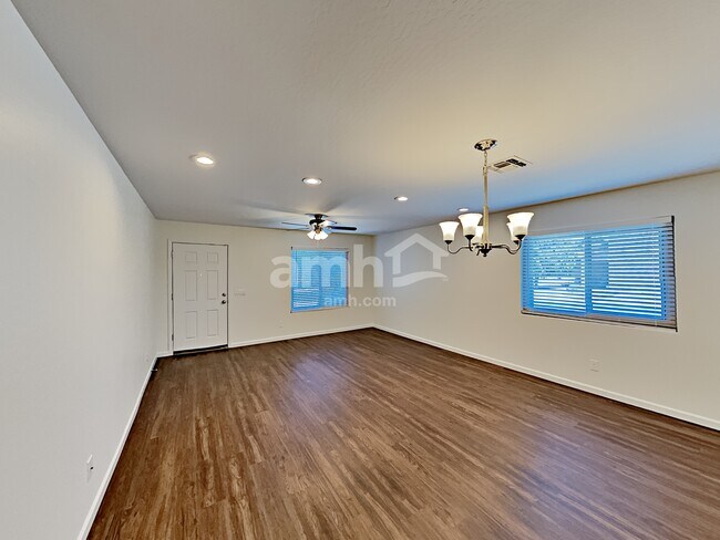 Building Photo - 16213 W Custer Ln