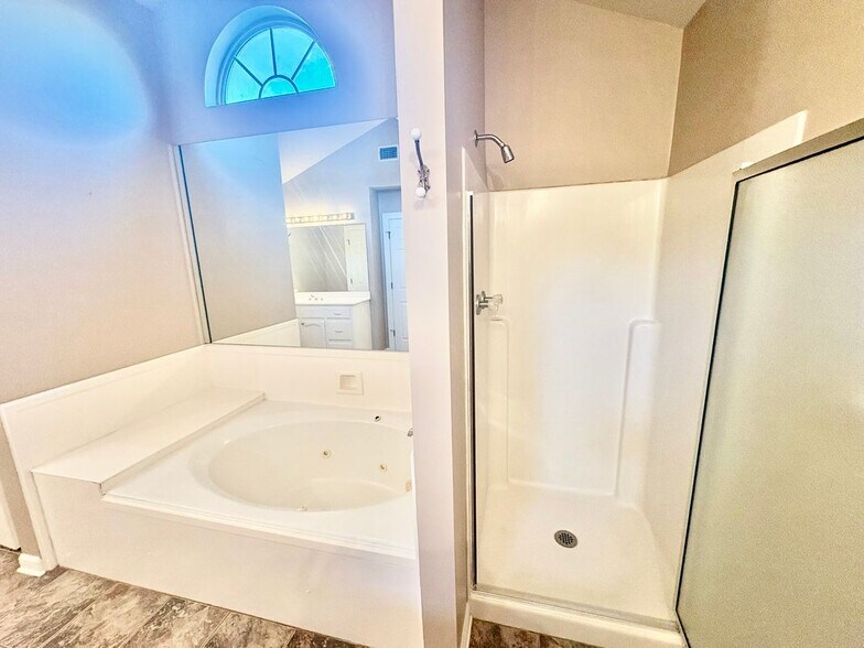 Building Photo - 11117 Gold Cup Ave