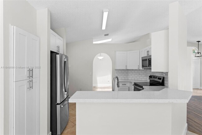 Building Photo - 14611 SW 156th Ave