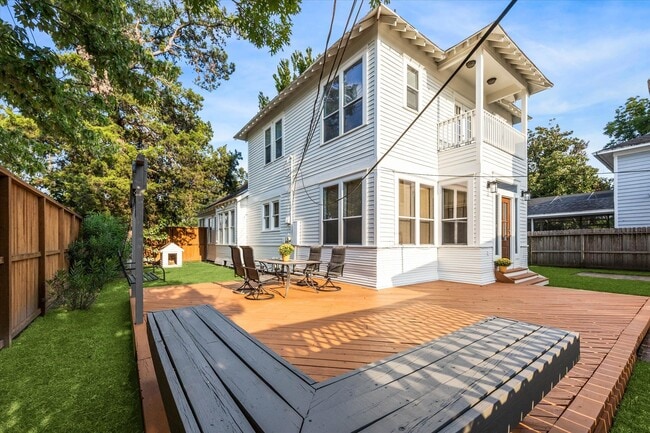 Building Photo - 1847 Cortlandt St