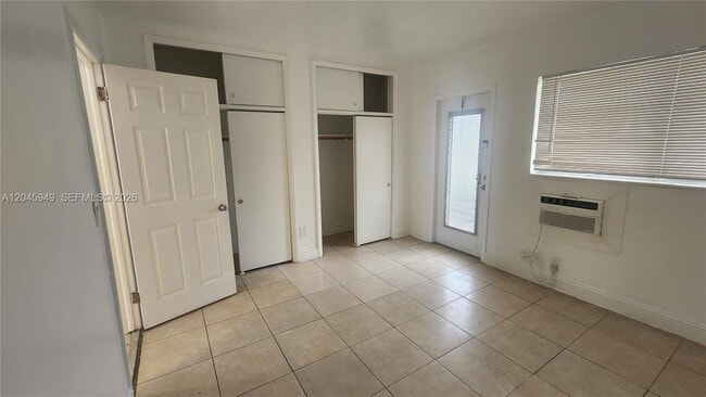 Building Photo - 280 SW 11th Ave