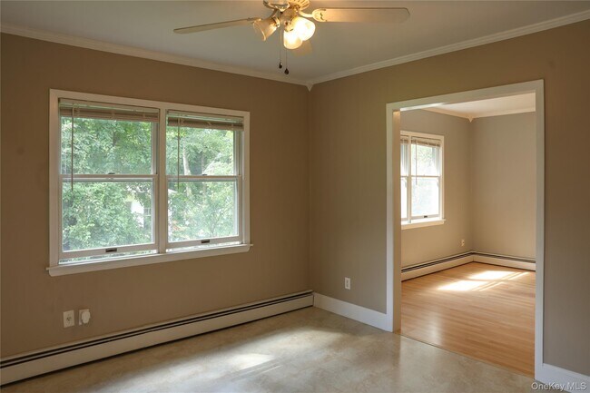 Building Photo - 50 Baron De Hirsch Rd