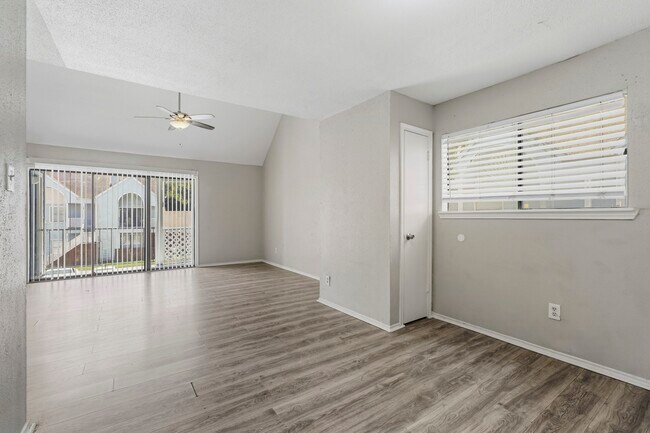 Building Photo - 14550 Fonmeadow Dr