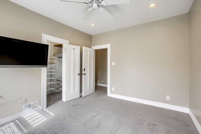 Building Photo - 3 Bedroom single family home in Denver