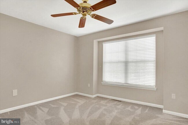 Building Photo - 6444 Terrace Ct
