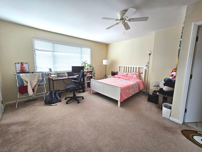 Building Photo - 222 Harvest Dr