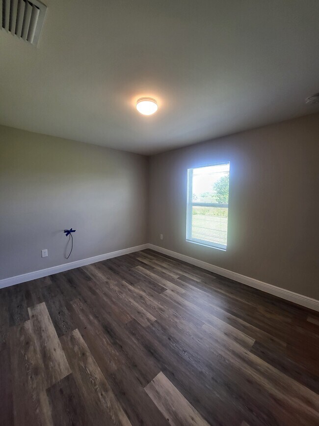Building Photo - 9020 S Indio Cir