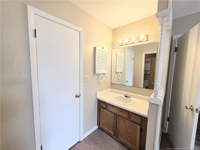 Building Photo - 1179 Butterwood Cir