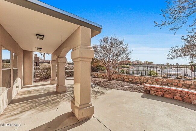 Building Photo - 6398 Franklin Summit Drive