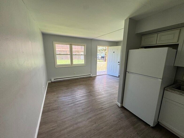 Building Photo - 1328 Juniper Dr