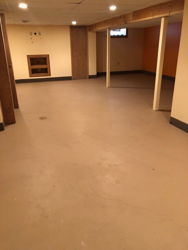 Building Photo - 2 Bedroom Ranch Home in Summit Township