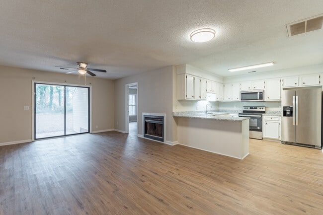 Building Photo - 313 Friarsgate Blvd