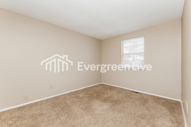 Building Photo - 8810 Foxgate Ct