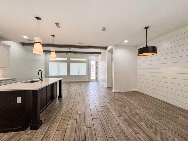 Building Photo - 1222 Sambar Lp