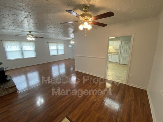 Building Photo - 11206 Old Leavells Rd