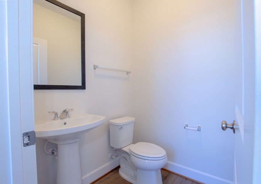 Building Photo - 5205 Ridgeview Retreat Dr