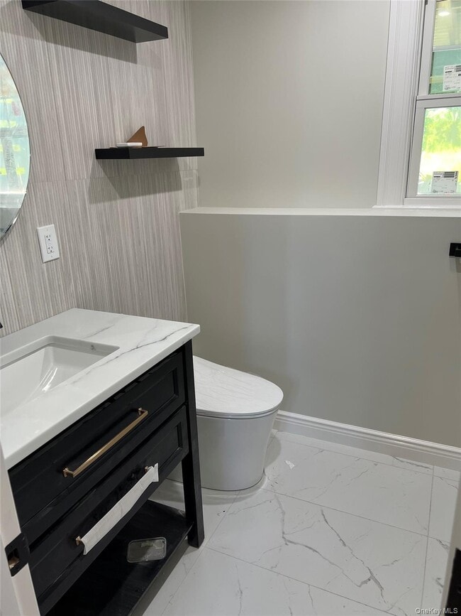 Building Photo - 4 Glen Ct